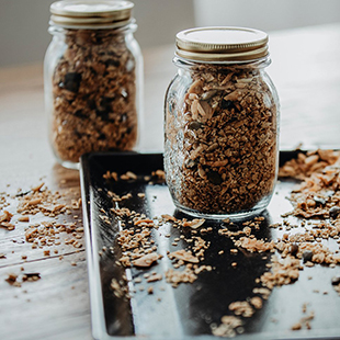 Rezept: Selbstgemachtes Low-Carb-Granola